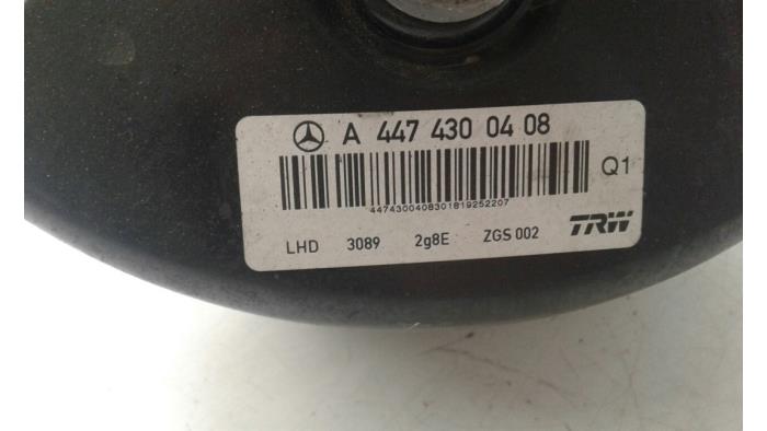 Rembooster van een Mercedes-Benz Vito Mixto (447.7) 1.6 111 CDI 16V 2018