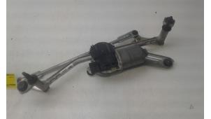 Gebruikte Ruitenwissermotor voor Volkswagen T-Cross 1.0 TSI 95 12V Prijs € 125,00 Margeregeling aangeboden door Wessel Parts & Service B.V.