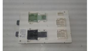 Gebruikte Comfort Module Mercedes EQV 300 Prijs € 218,90 Margeregeling aangeboden door Wessel Parts & Service B.V.