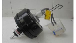 Gebruikte Rembooster Mercedes EQV 300 Prijs € 299,00 Margeregeling aangeboden door Wessel Parts & Service B.V.