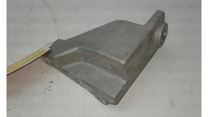 Gebruikte Motorrubber Mercedes EQV 300 Prijs € 51,98 Margeregeling aangeboden door Wessel Parts & Service B.V.