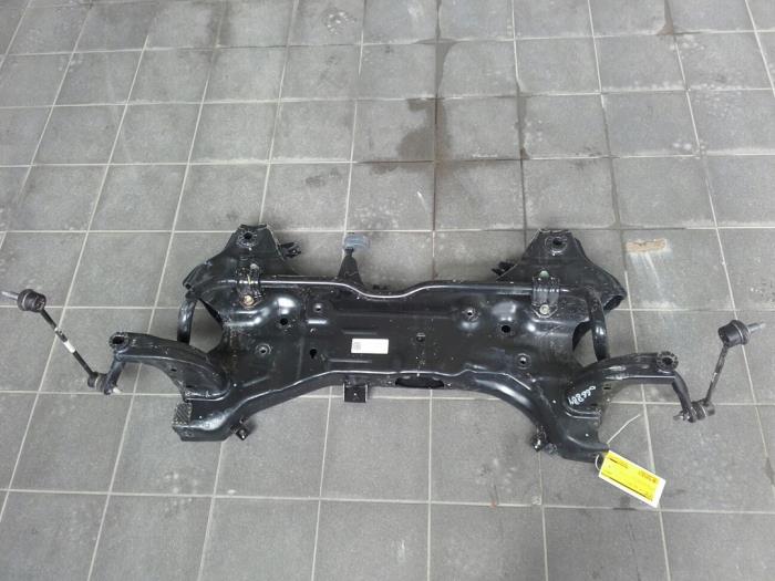 Gebruikte Subframe Kia Ceed (CDB5/CDBB) 1.4i 16V Prijs € 131,25 Margeregeling aangeboden door Wessel Parts & Service B.V.