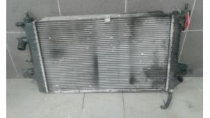 Gebruikte Radiateur Opel Astra H SW (L35) 1.7 CDTi 16V Prijs € 49,00 Margeregeling aangeboden door Wessel Parts & Service B.V.