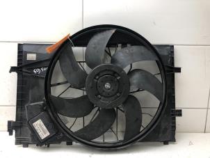 Gebruikte Koelvin Motor Mercedes C Combi (S203) 2.0 C-200K 16V Prijs € 99,00 Margeregeling aangeboden door Wessel Parts & Service B.V.