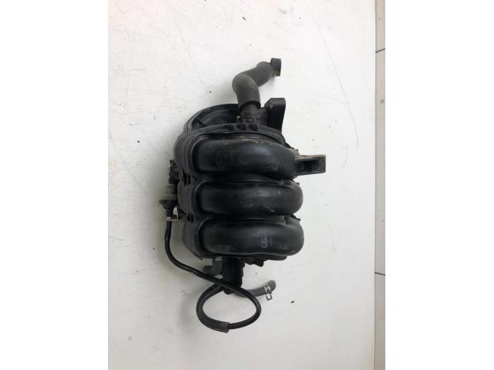 Gebruikte Inlaatspruitstuk Citroen C1 1.0 12V Prijs € 61,95 Margeregeling aangeboden door Wessel Parts & Service B.V.