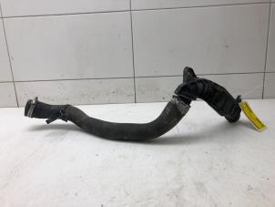 Gebruikte Intercooler Buis Peugeot Rifter (ER/EC/EZ) 1.5 BlueHDi 100 Prijs € 49,00 Margeregeling aangeboden door Wessel Parts & Service B.V.