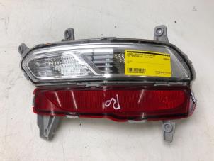 Gebruikte Bumper reflector links-achter Kia Sportage (QL) 1.6 CRDi 16V 116 Prijs € 65,00 Margeregeling aangeboden door Autobedrijf G.H. Wessel B.V.