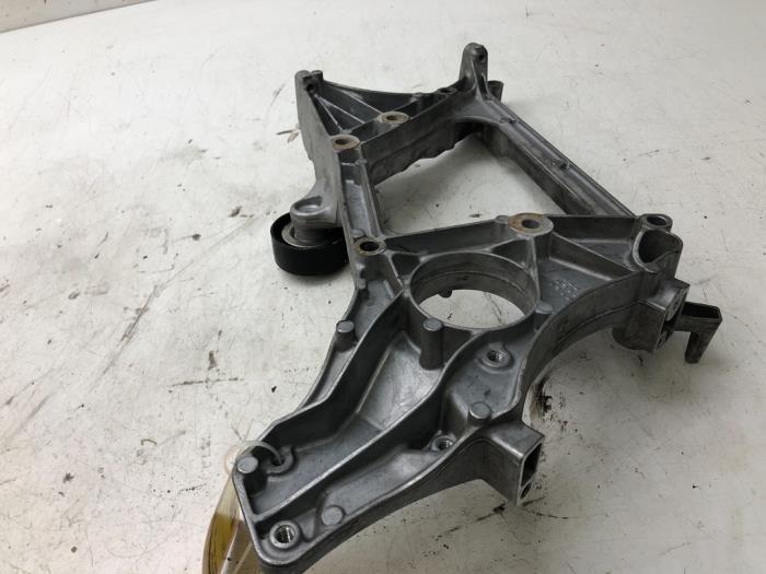 Gebruikte Dynamosteun onder Mercedes C-Klasse Prijs € 36,75 Margeregeling aangeboden door Wessel Parts & Service B.V.
