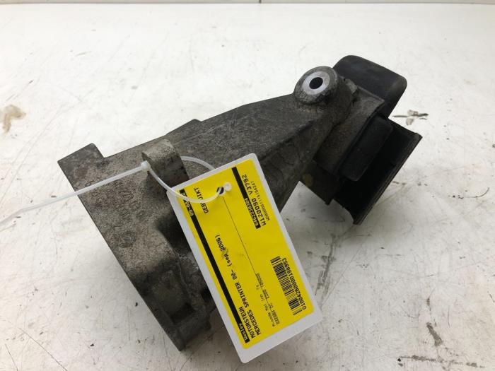 Gebruikte Motorsteun Mercedes Sprinter Prijs € 30,45 Margeregeling aangeboden door Wessel Parts & Service B.V.