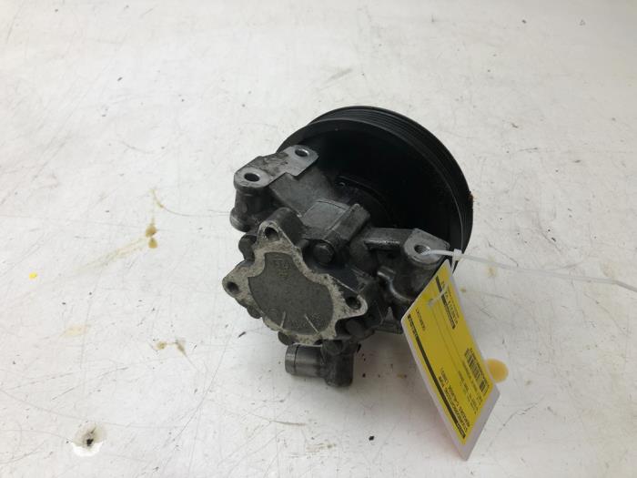 Gebruikte Servopomp Mercedes C Combi (S203) 2.7 C-270 CDI 20V Prijs € 51,45 Margeregeling aangeboden door Wessel Parts & Service B.V.