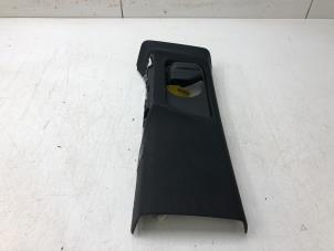 Gebruikte Middenstijl links Mercedes EQV 300 Prijs € 89,00 Margeregeling aangeboden door Wessel Parts & Service B.V.