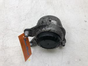 Gebruikte Motorsteun Mercedes C Estate (S205) C-200d 2.2 16V Prijs € 49,00 Margeregeling aangeboden door Wessel Parts & Service B.V.