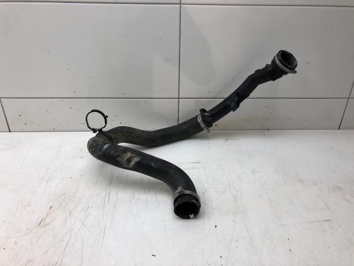 Gebruikte Intercooler Slang Opel Combo Life/Tour 1.5 CDTI 130 Prijs € 72,45 Margeregeling aangeboden door Wessel Parts & Service B.V.