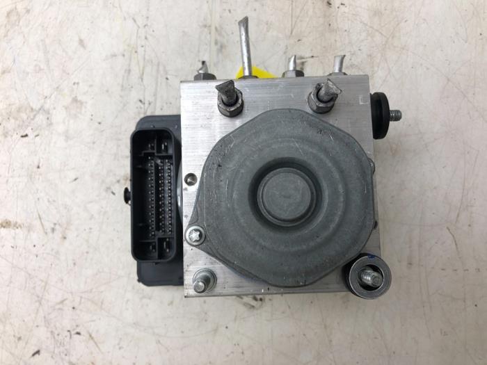 RENAULT Zoe 1 generation (2012-2023) Pompe ABS 476609473R 15409443