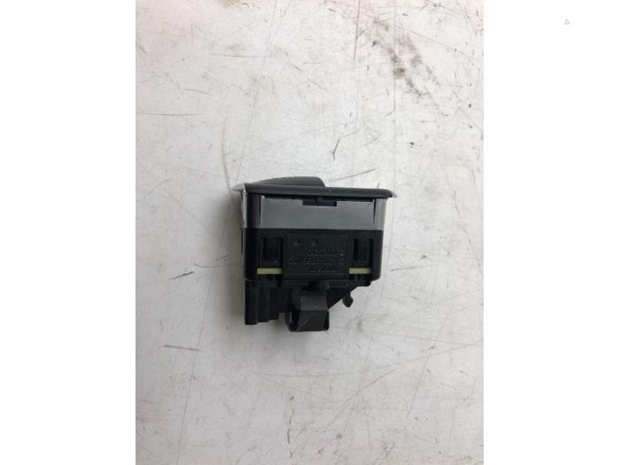 MERCEDES-BENZ CLA-Class C117 (2013-2016) Front Left Door Window Switch 2049058102 15450301