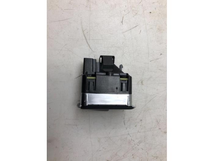 MERCEDES-BENZ CLA-Class C117 (2013-2016) Front Left Door Window Switch 2049058102 15450301