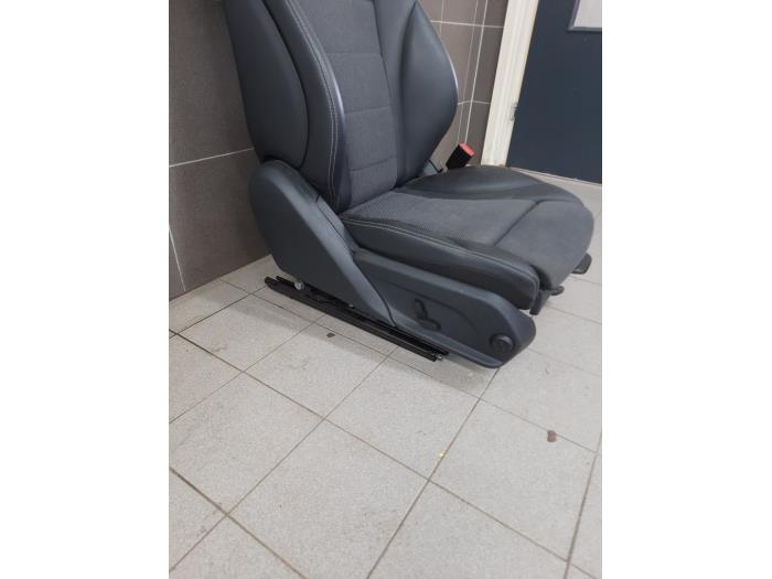 MERCEDES-BENZ C-Class W205/S205/C205 (2014-2023) Front Right Seat 