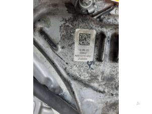 Gebruikte Distributiedeksel Mercedes C Estate (S205) C-200d 2.2 16V Prijs € 69,00 Margeregeling aangeboden door Wessel Parts & Service B.V.