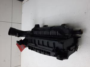 Gebruikte Luchtfilterhuis Opel Crossland (X) 1.2 Turbo 12V Prijs € 59,00 Margeregeling aangeboden door Wessel Parts & Service B.V.