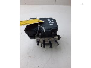 Gebruikte ABS Pomp Opel Crossland (X) 1.2 Turbo 12V Prijs € 225,00 Margeregeling aangeboden door Wessel Parts & Service B.V.