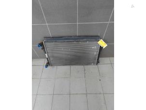 Gebruikte Radiateur Skoda Superb Combi (3V5) 2.0 TDI Prijs € 99,00 Margeregeling aangeboden door Wessel Parts & Service B.V.