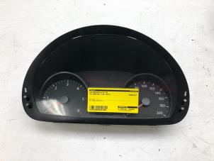 Gebruikte Tellerklok Volkswagen Crafter 2.0 TDI 16V Prijs € 99,00 Margeregeling aangeboden door Wessel Parts & Service B.V.