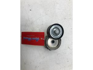 Gebruikte Spanrol Multiriem Opel Grandland (X) 1.2 Turbo 12V Prijs € 35,00 Margeregeling aangeboden door Wessel Parts & Service B.V.