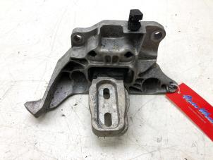 Gebruikte Motorrubber Opel Corsa F (UB/UH/UP) 1.2 Turbo 12V 100 Prijs € 49,00 Margeregeling aangeboden door Wessel Parts & Service B.V.