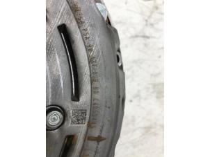 Gebruikte Vliegwiel Opel Crossland (X) 1.2 Turbo 12V Prijs € 225,00 Margeregeling aangeboden door Wessel Parts & Service B.V.