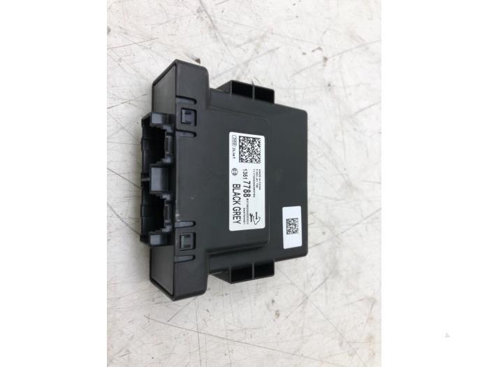 OPEL Astra K (2015-2021) Control Unit 13517788 17162000