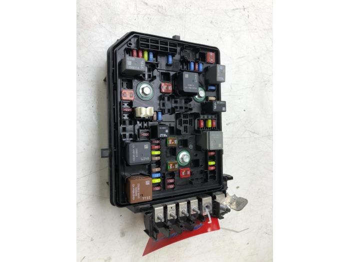 OPEL Astra K (2015-2021) Fuse Box 39040853 17039210