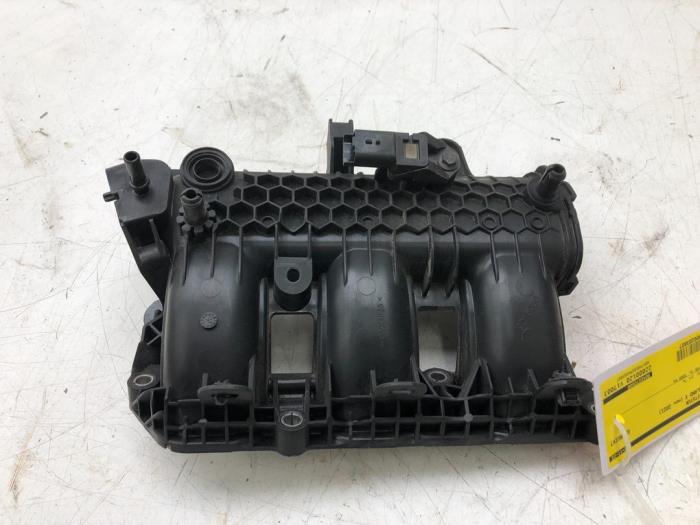 Gebruikte Spruitstuk Inlaat Opel Crossland (X) 1.2 Turbo 12V Prijs € 30,45 Margeregeling aangeboden door Wessel Parts & Service B.V.
