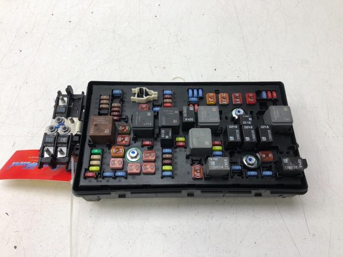 OPEL Insignia A (2008-2016) Fuse Box 13255300 17226552