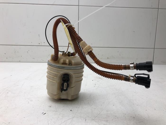 Gebruikte Tank element Pomp Porsche 911 (996) 3.4 Carrera 24V Prijs € 131,25 Margeregeling aangeboden door Wessel Parts & Service B.V.