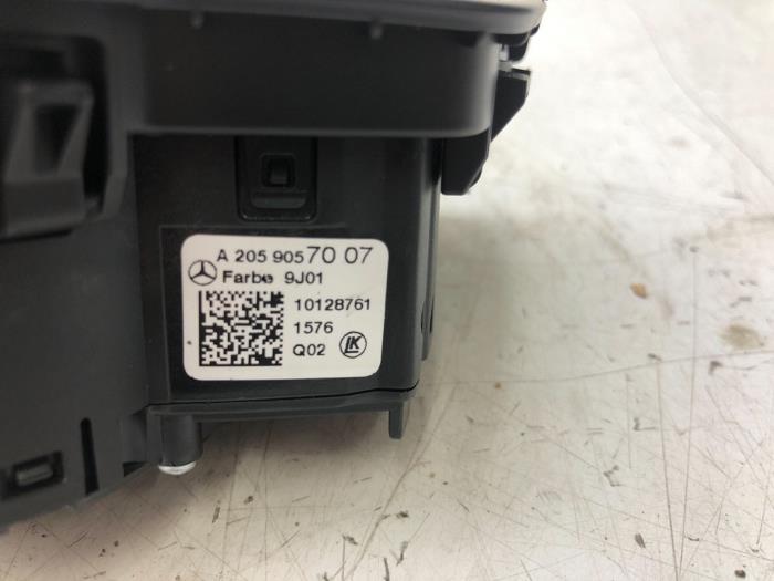 MERCEDES-BENZ C-Class W205/S205/C205 (2014-2023) Headlight Switch Control Unit 2059057007 17354453