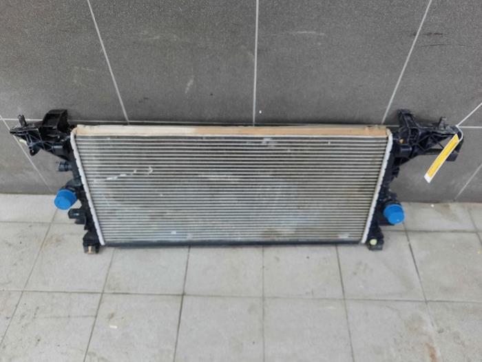 Gebruikte Radiateur Opel Astra K 1.6 CDTI 110 16V Prijs € 93,45 Margeregeling aangeboden door Wessel Parts & Service B.V.