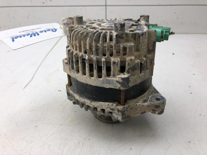 Gebruikte Dynamo Nissan NT 400 Cabstar 3.0 DCI 35.13 Prijs op aanvraag aangeboden door Wessel Parts & Service B.V.