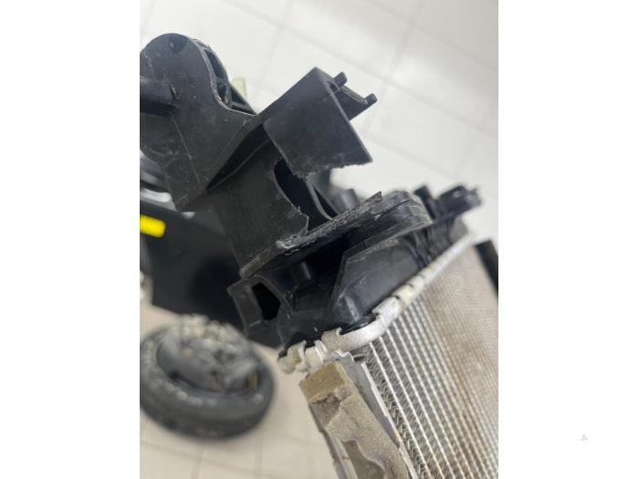 Gebruikte Radiateur Opel Astra K 1.4 Turbo 16V Prijs € 93,45 Margeregeling aangeboden door Wessel Parts & Service B.V.