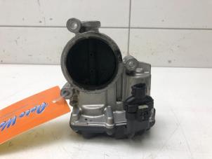 Gebruikte Gasklephuis Mercedes E (W213) E-200d 1.6 Turbo 16V Prijs € 39,00 Margeregeling aangeboden door Wessel Parts & Service B.V.