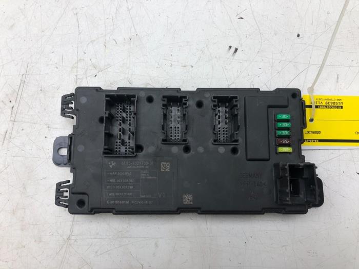 BMW 1 Series F20/F21 (2011-2020) Fuse Box 9329700 17515374