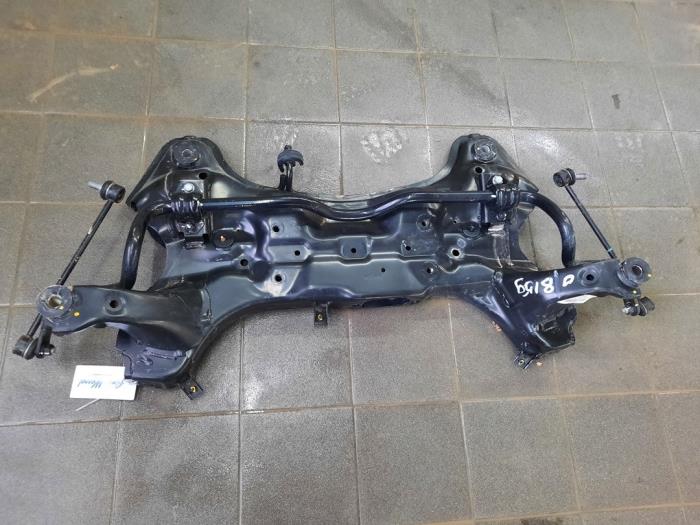Gebruikte Subframe Kia Carens IV (RP) 1.7 CRDi 16V Prijs € 208,95 Margeregeling aangeboden door Wessel Parts & Service B.V.