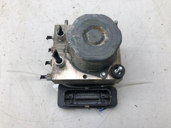 Gebruikte ABS Pomp Nissan Micra (K14) 1.0 DIG-T 117 Prijs € 103,95 Margeregeling aangeboden door Wessel Parts & Service B.V.