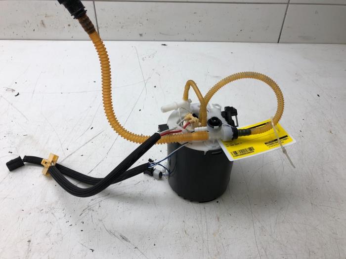 Gebruikte Tank element Pomp Jaguar F-type 3.0 V6 24V Prijs € 177,45 Margeregeling aangeboden door Wessel Parts & Service B.V.
