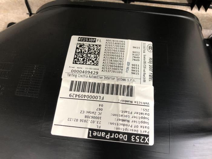 Portierbekleding 4Deurs links-voor van een Mercedes GLC-Klasse