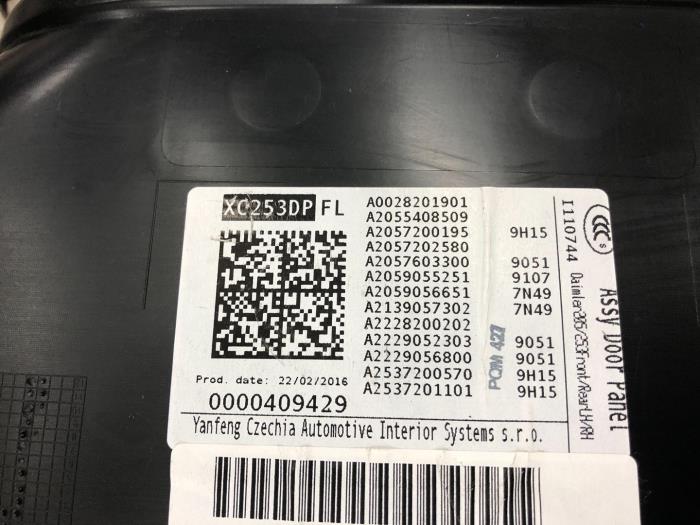 Portierbekleding 4Deurs links-voor van een Mercedes GLC-Klasse