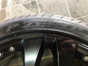 Gebruikte Velg + Band Jaguar F-type 3.0 V6 24V Prijs € 499,00 Margeregeling aangeboden door Wessel Parts & Service B.V.