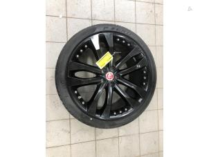 Gebruikte Velg + Band Jaguar F-type 3.0 V6 24V Prijs € 499,00 Margeregeling aangeboden door Wessel Parts & Service B.V.