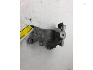 Gebruikte Motorrubber Audi A4 Avant (B8) 2.0 TDI 16V Prijs € 35,00 Margeregeling aangeboden door Wessel Parts & Service B.V.