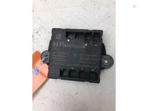 Gebruikte Centrale Deurvergrendelings Module Mercedes E Estate (S212) E-200 CDI 16V BlueEfficiency,BlueTEC Prijs € 35,00 Margeregeling aangeboden door Wessel Parts & Service B.V.