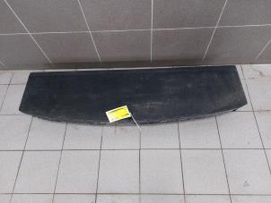 Gebruikte Bekleding bagageruimte Kia Carens IV (RP) 1.6 GDI 16V Prijs € 99,00 Margeregeling aangeboden door Wessel Parts & Service B.V.